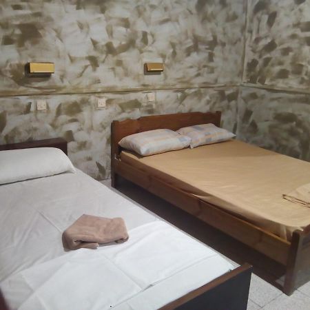 Hotel Feron Aten Exteriör bild