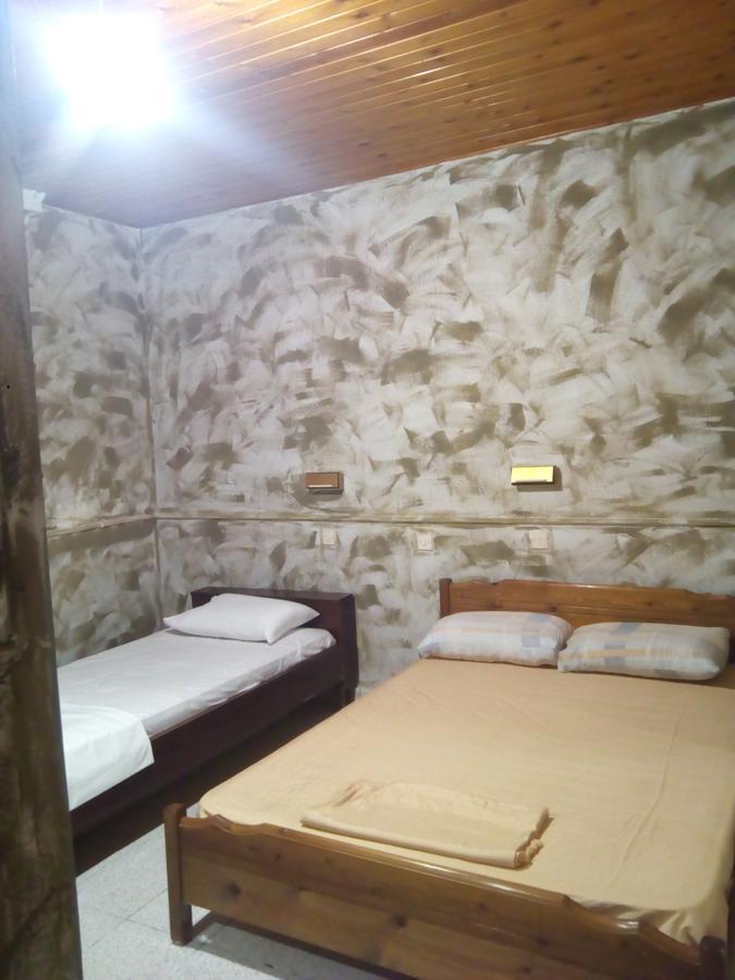 Hotel Feron Aten Exteriör bild